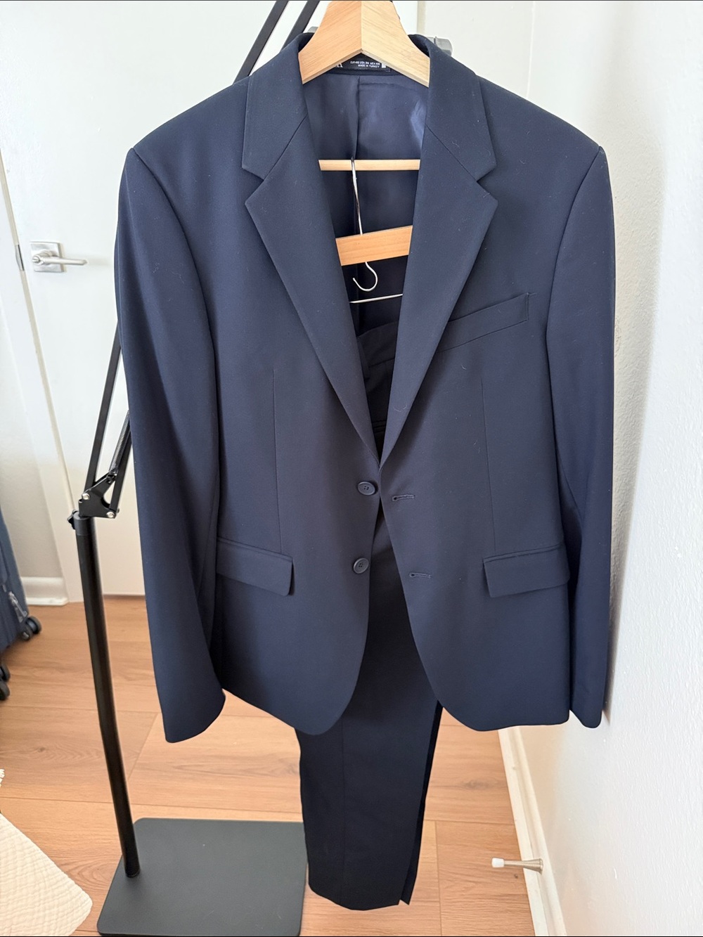 Zara Men's Navy Two-Button Notch Lapel Suit Jacket and Pants
